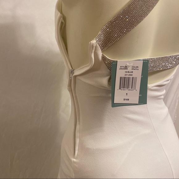 White prom dress - Picture 4 of 4